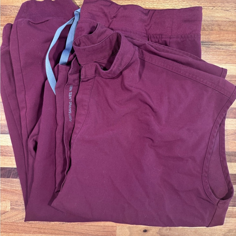 Figs Burgundy Scrub Set